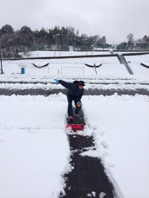 雪かき　宇治野さん.JPG