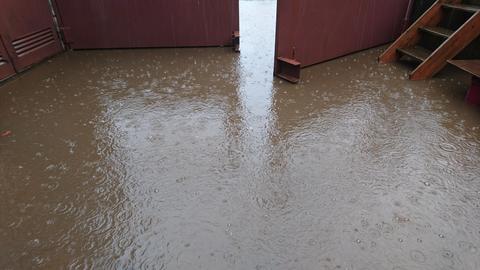 野球場雨1.JPG